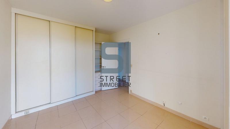 Maison - 408 m² - 8 pièces