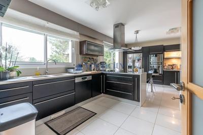 Maison - 214 m² - 7 pièces