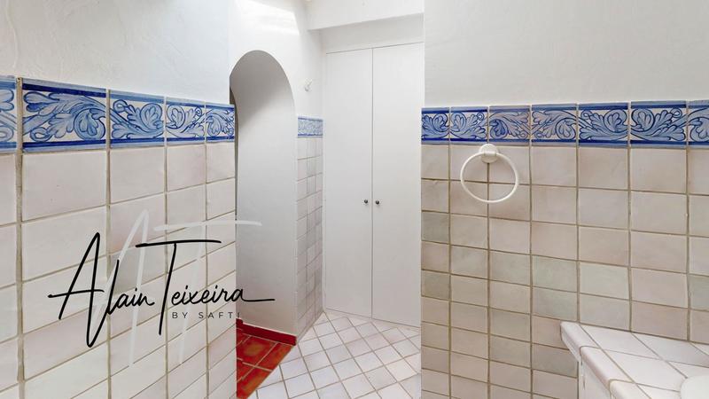 Maison - 170 m² - 9 pièces