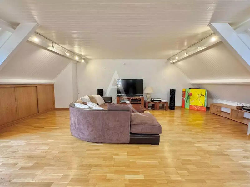 Maison - 170 m² - 7 pièces