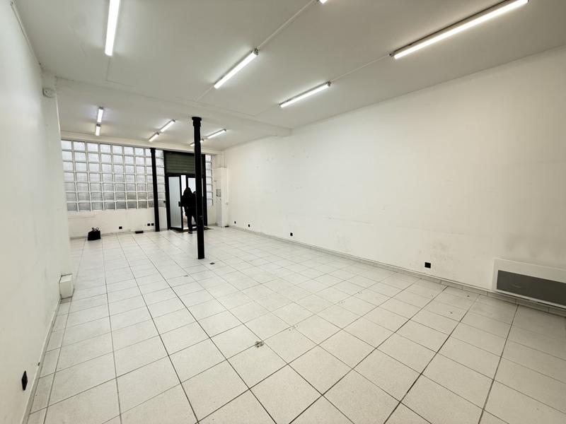 Magasins - 120 m²