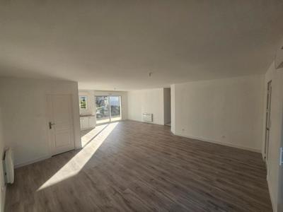 Maison - 98 m² - 4 pièces
