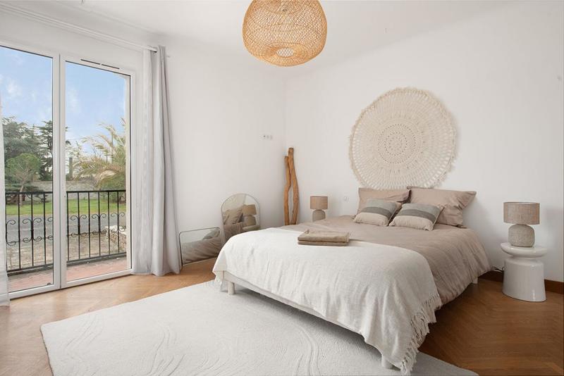 Villa - 250 m² - 8 pièces