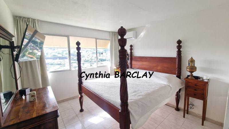 Appartement - 120 m² - 5 pièces