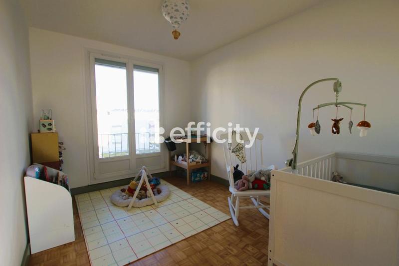 Appartement - 93 m² - 5 pièces