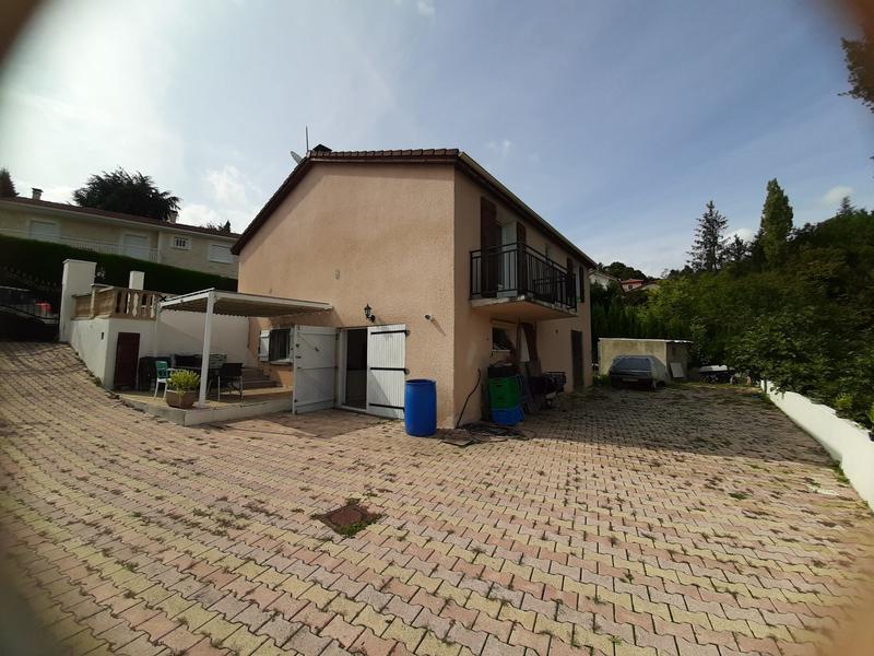 Maison traditionnelle - 196 m² - 5 pièces