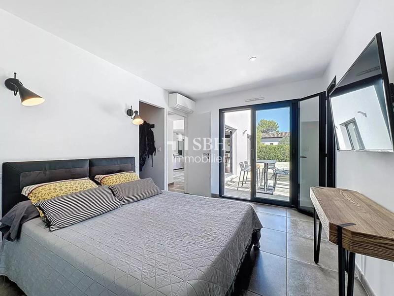 Villa - 211 m² - 10 pièces