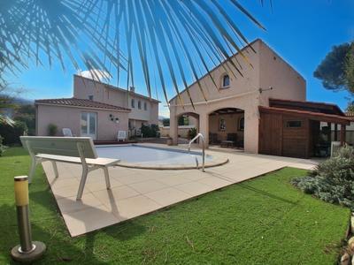 Villa - 151 m² - 6 pièces