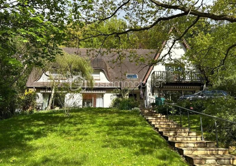 Demeure - 375 m² - 9 pièces