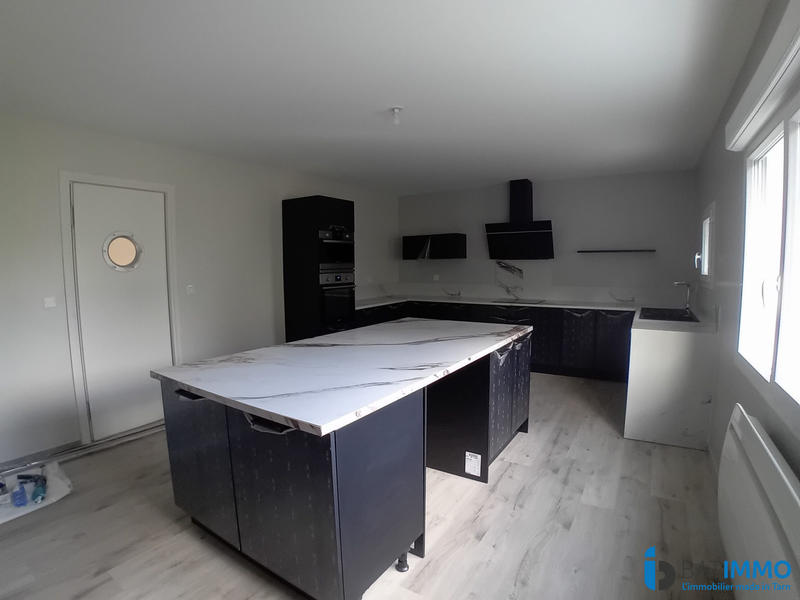 Maison - 185 m² - 6 pièces