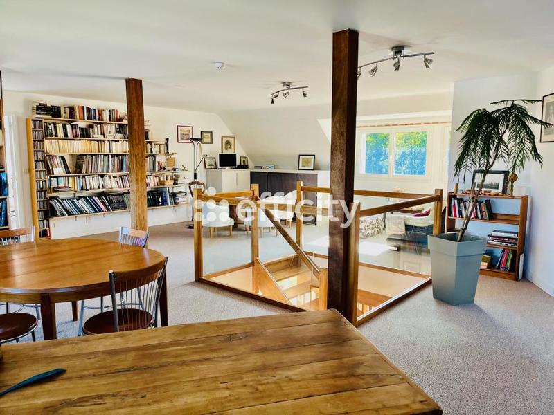 Pavillon - 215 m² - 6 pièces