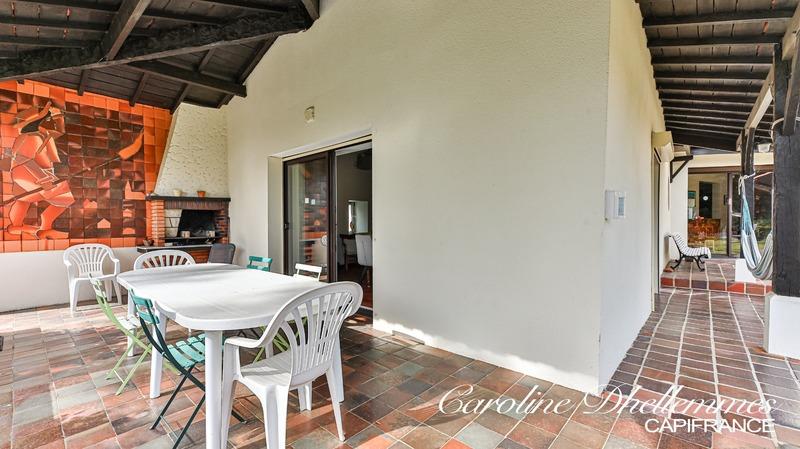 Maison - 218 m² - 8 pièces