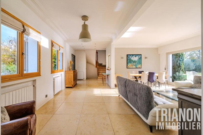 Maison - 326 m² - 7 pièces