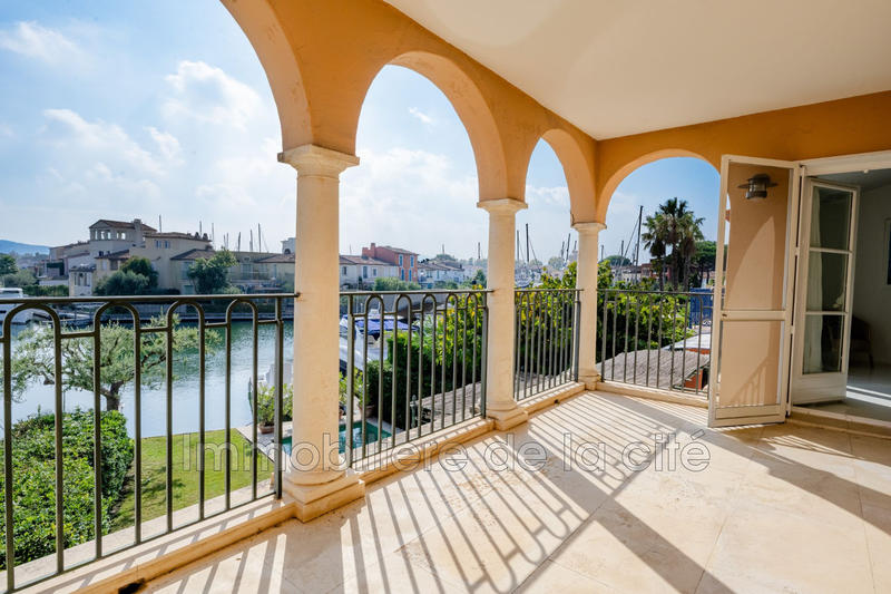 Maison - 225 m² - 5 pièces