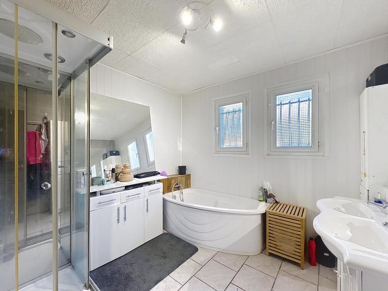 Maison - 110 m² - 4 pièces