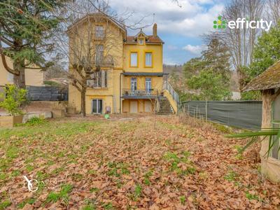 Demeure - 207 m² - 9 pièces