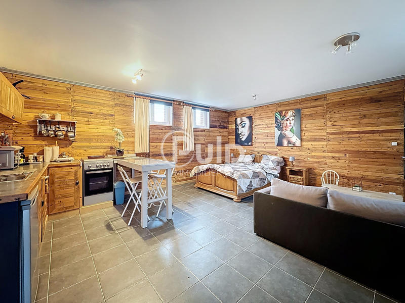 Maison - 227 m² - 9 pièces