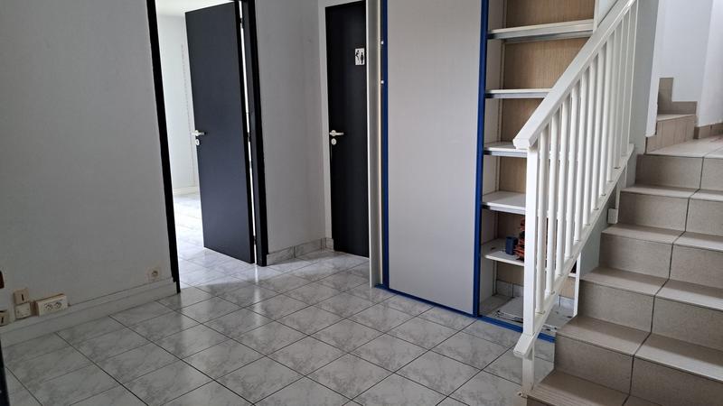 Local commercial - 70 m² - 4 pièces