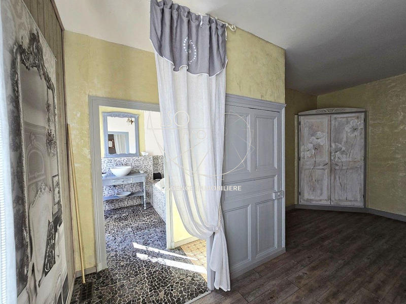 Maison ancienne - 204 m² - 7 pièces