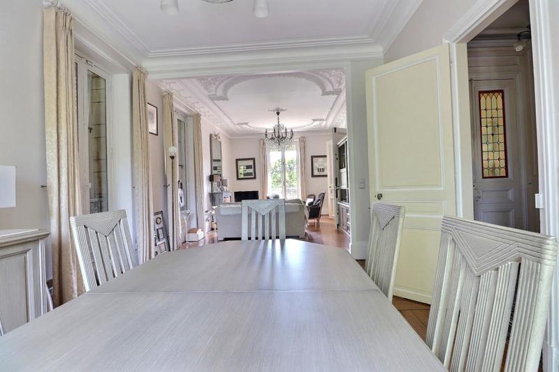 Propriété - 300 m² - 11 pièces