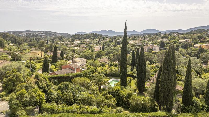 Maison - 202 m² - 5 pièces