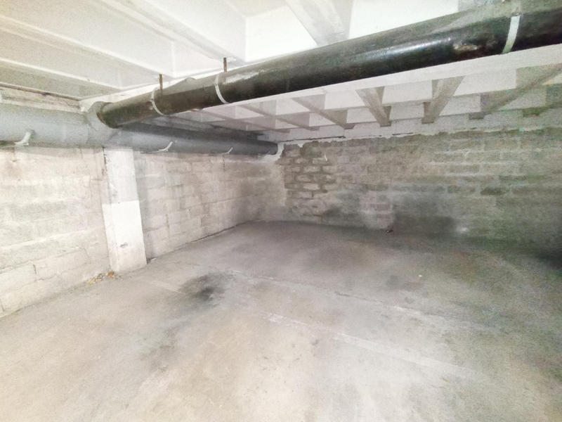 Parking / Garage - 12 m²