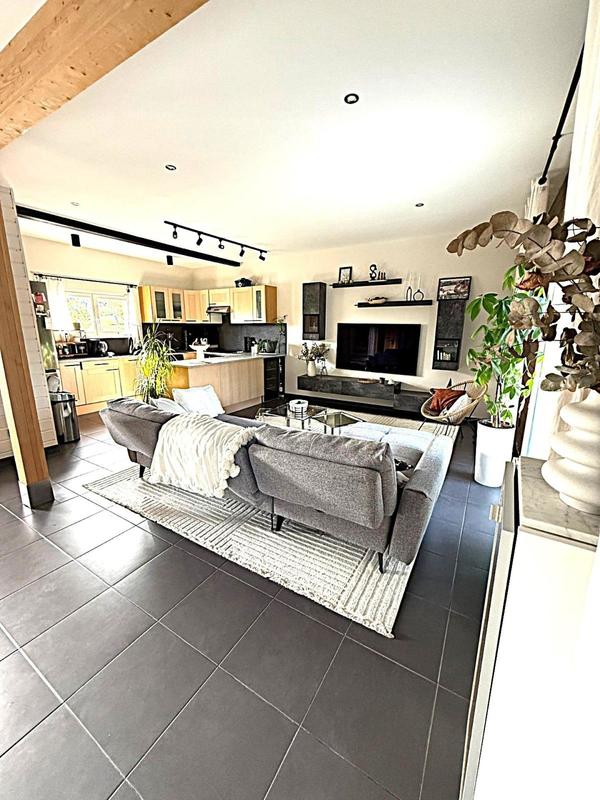 Maison - 104 m² - 4 pièces