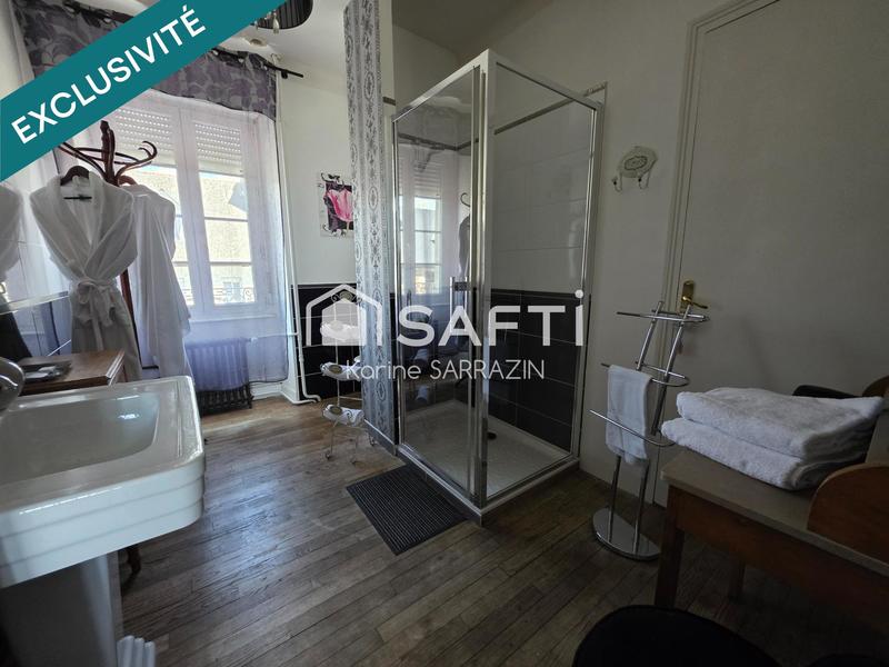 Maison - 300 m² - 15 pièces