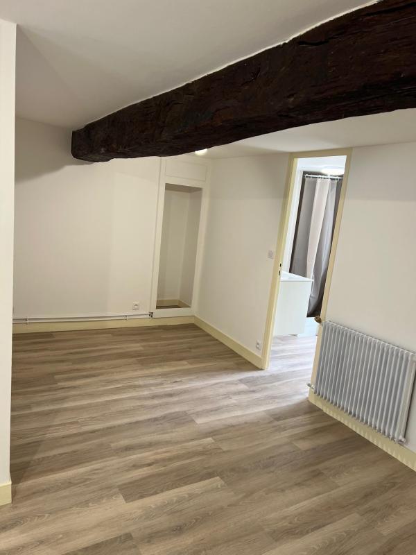 Appartement ancien - 26 m² - 1 pièce