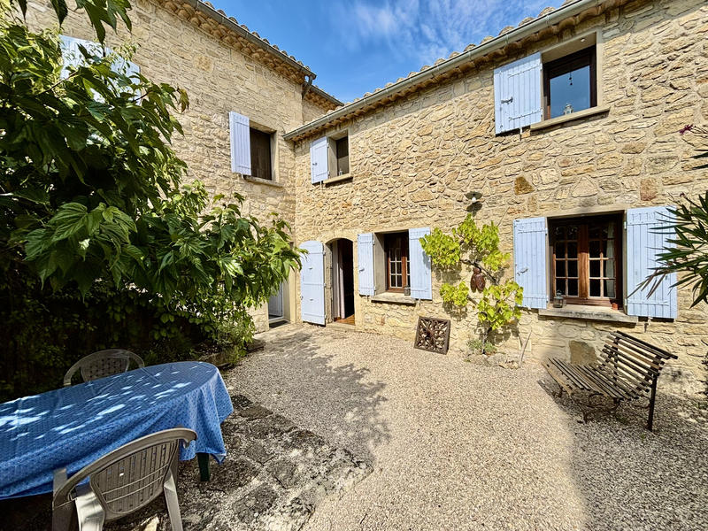 Mas - 269 m² - 10 pièces