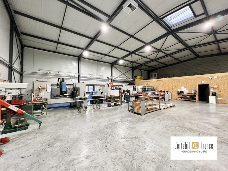 Local d'activités - 630 m²
