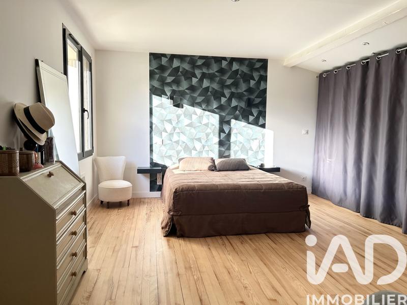 Maison - 210 m² - 6 pièces