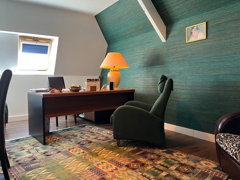 Maison - 240 m² - 8 pièces