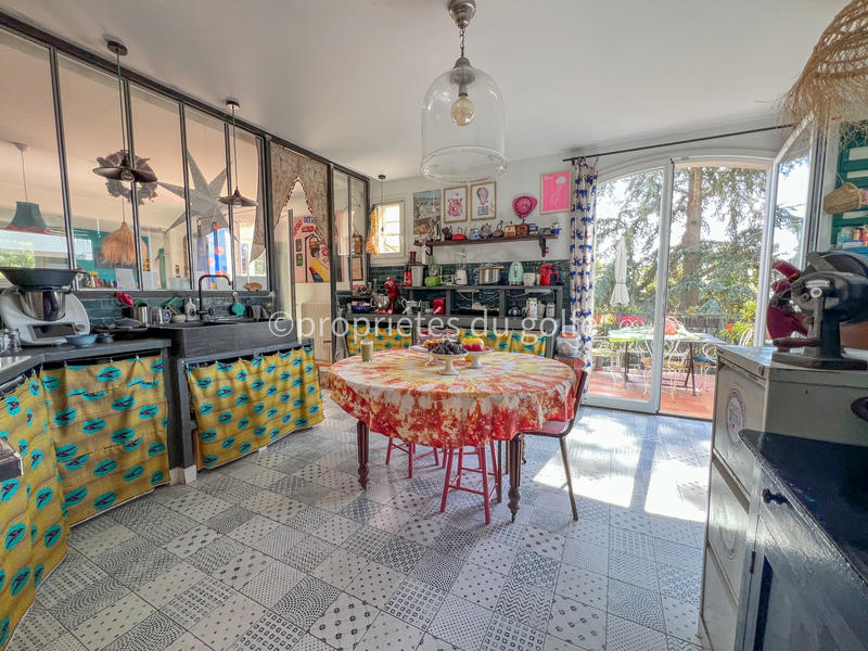 Maison - 207 m² - 7 pièces