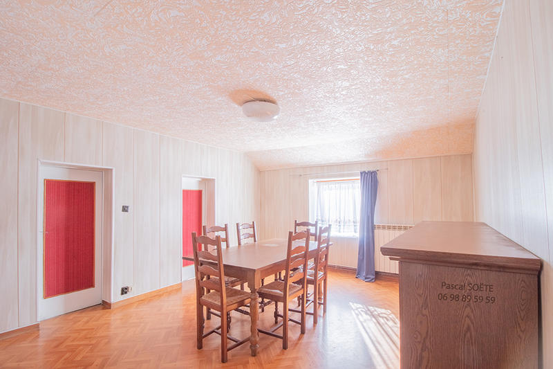 Maison - 300 m² - 11 pièces