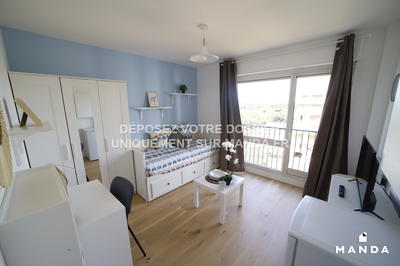 Chambre - 11 m² - 5 pièces