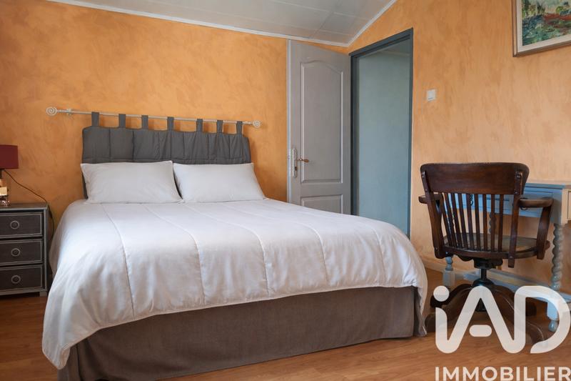 Maison - 203 m² - 10 pièces