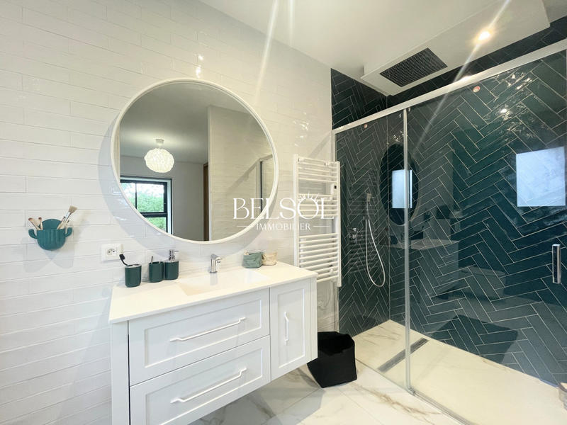 Villa - 216 m² - 7 pièces