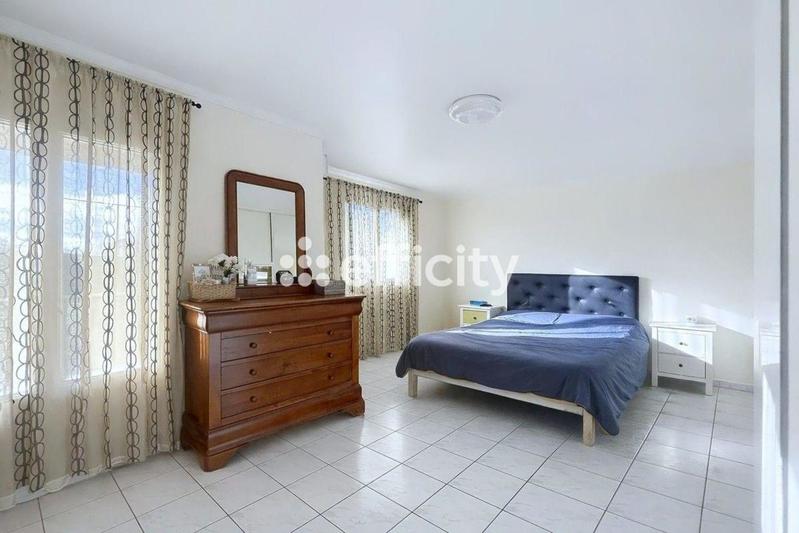 Maison - 165 m² - 7 pièces