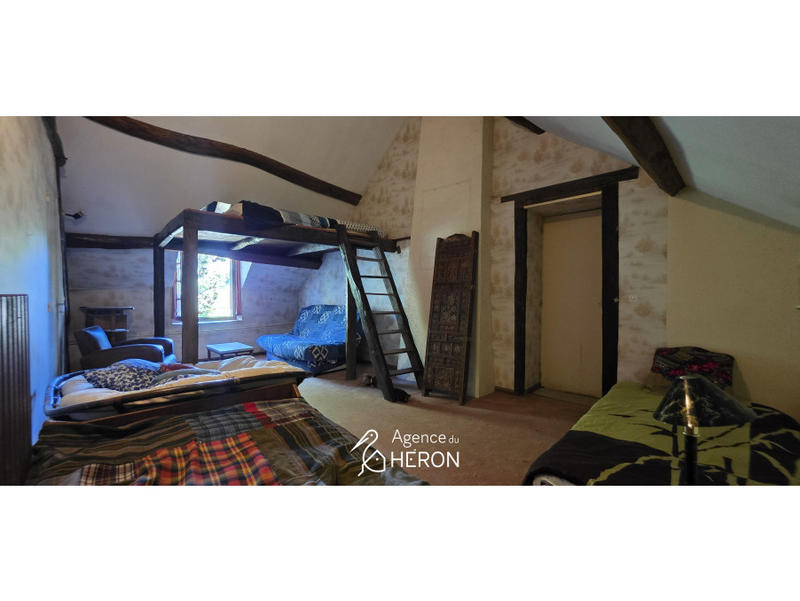 Maison - 201 m² - 7 pièces