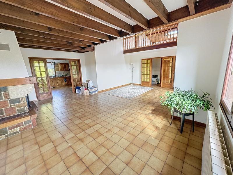 Maison - 217 m² - 8 pièces