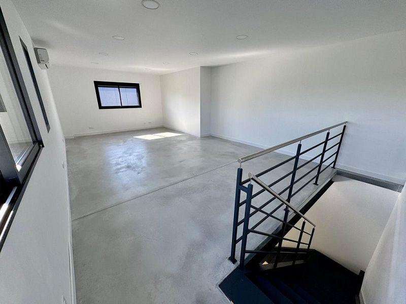 Local commercial - 110 m² - 2 pièces