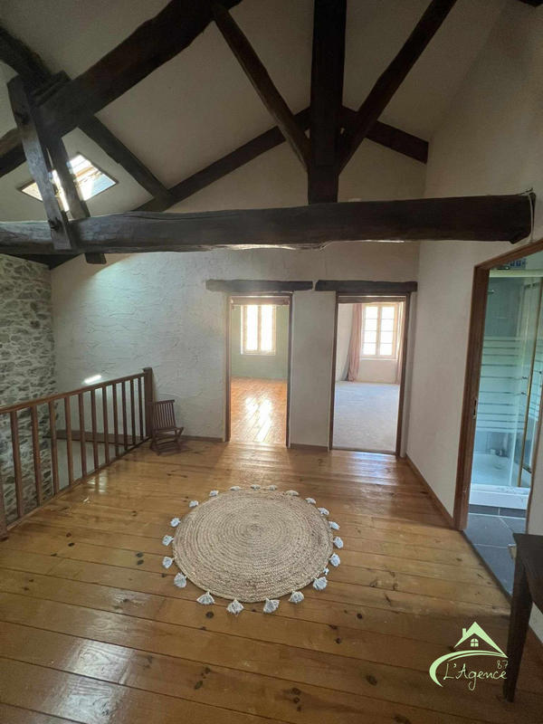 Maison traditionnelle - 187 m² - 6 pièces