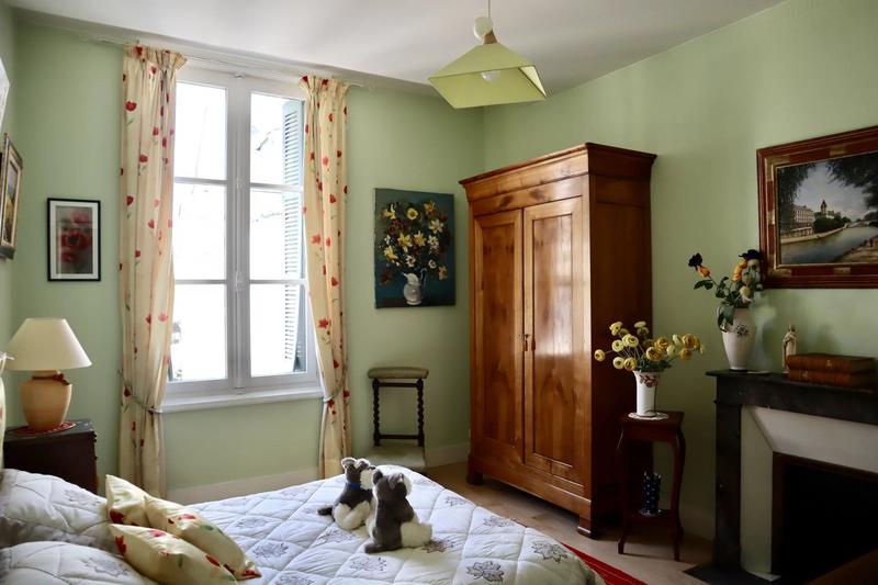 Maison - 275 m² - 10 pièces