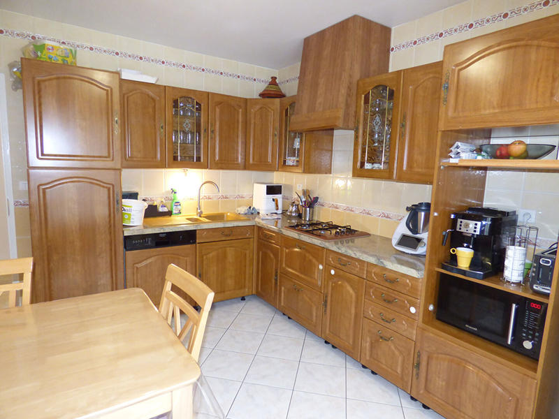 Maison - 181 m² - 6 pièces