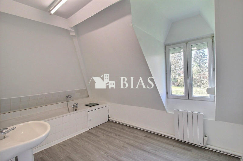 Maison - 107 m² - 6 pièces