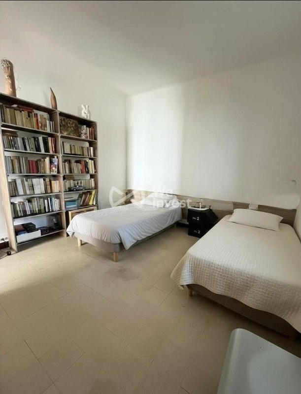 Maison traditionnelle - 220 m² - 12 pièces