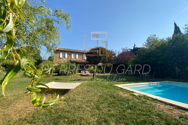 Maison en pierre - 228 m² - 8 pièces