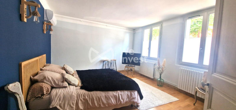 Maison - 220 m² - 7 pièces