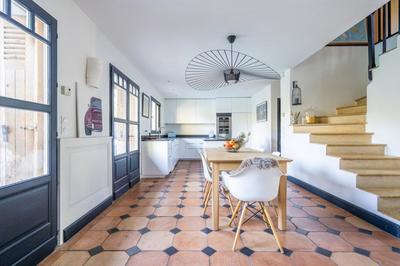 Villa - 200 m² - 6 pièces